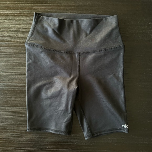 Alo yoga biker shorts - Picture 2 of 3